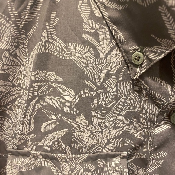 Patagonia Self Guided Hike Garden  Hawaiian button down short sleeve shirt - Picture 10 of 10